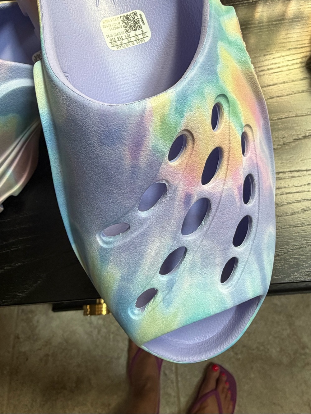 Stella McCartney Pastel Tie-Dye Foam Clogs in Lavender, Pink and Blue - Picture 2 of 16